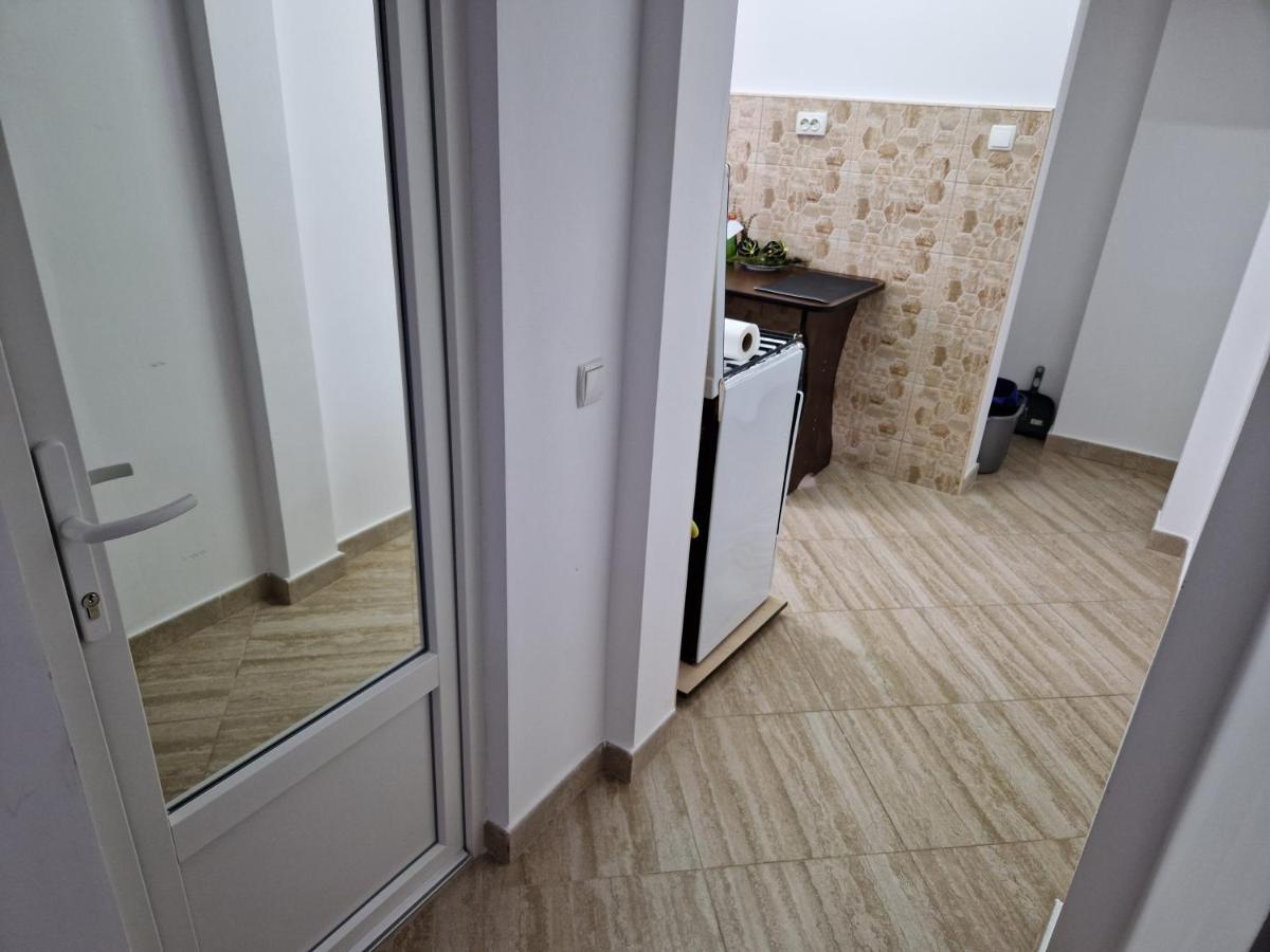 Apartamentul Florilor De Fan อาซูกา ภายนอก รูปภาพ